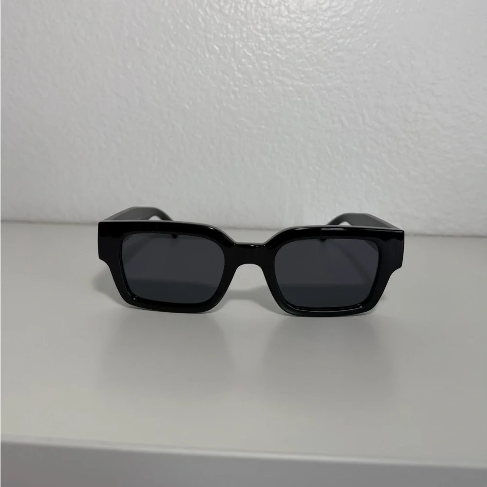 Meller Hamer Rectangular Black Polarized Sunglasses